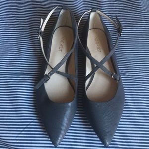 Nine West grey cross cross flats